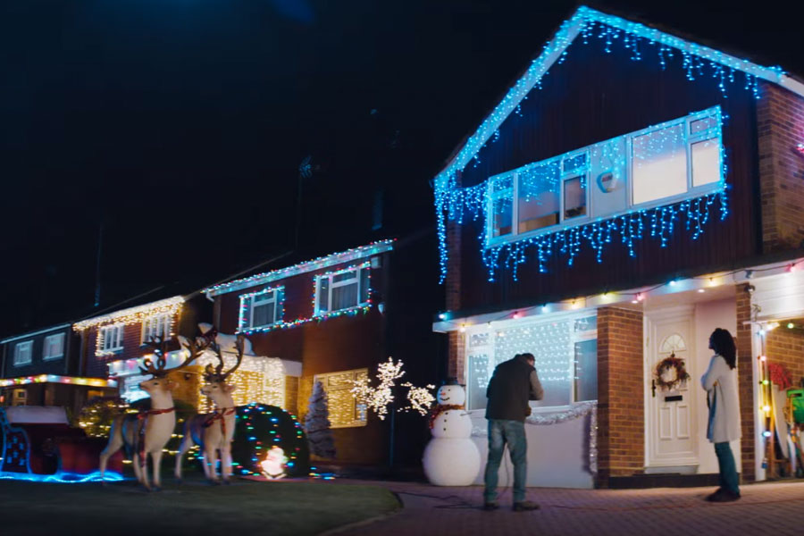 Tesco-Christmas-Lights-On-2014