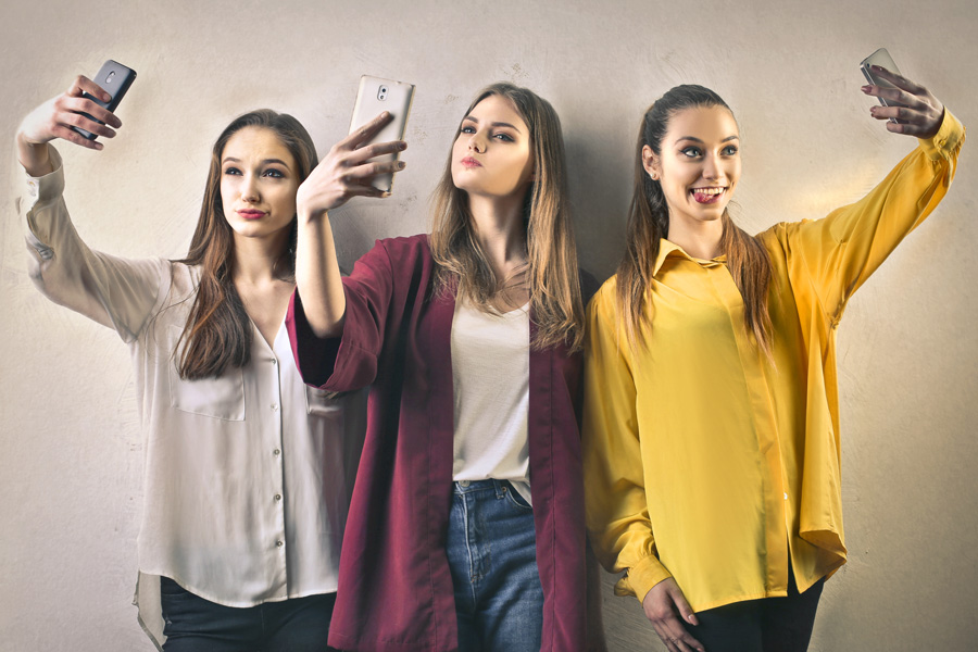 Millennials-Selfies